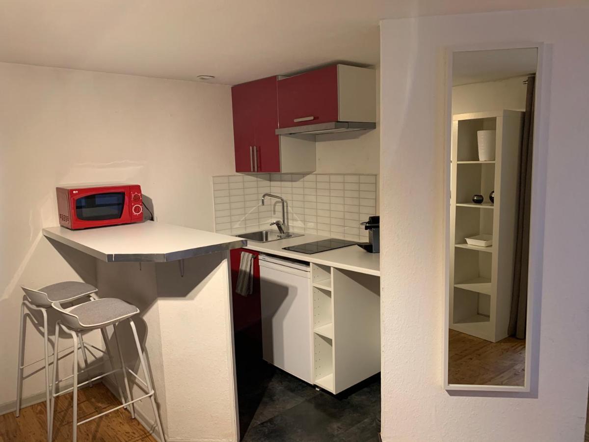 Très Grand Studio - *