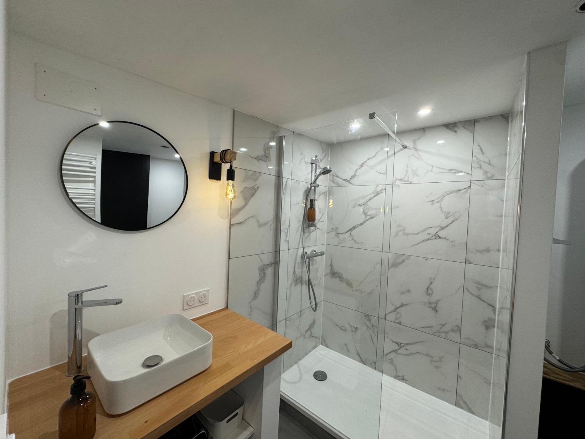 Très Grand Studio -